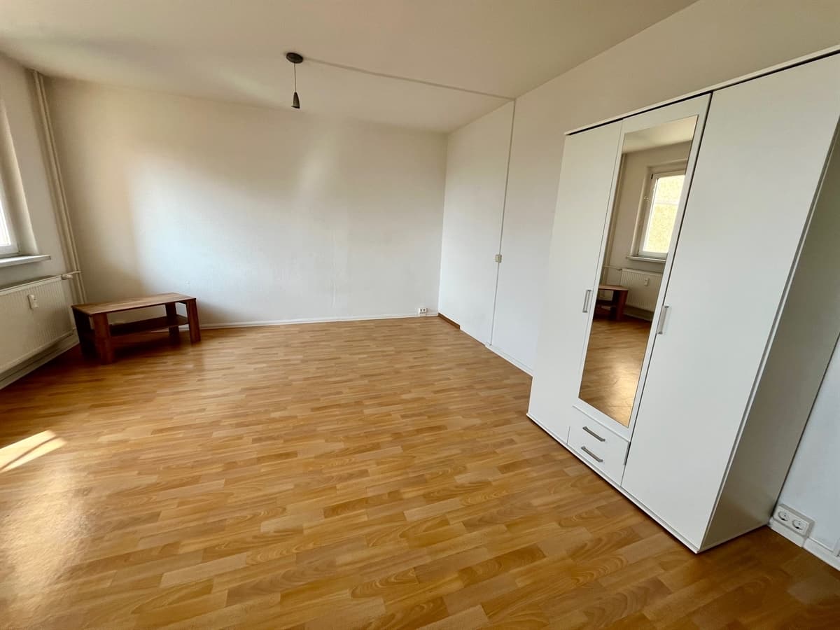 Helle, möblierte 3-Raum-Wohnung mit Balkon im 2. Obergeschoss - Ansicht 3