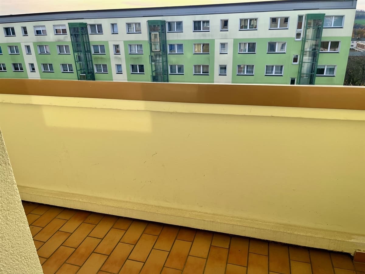 Neu sanierte, helle 3-Raumwohnung mit Balkon, Dusche und attraktivem Kraxelbonus - Ansicht 2