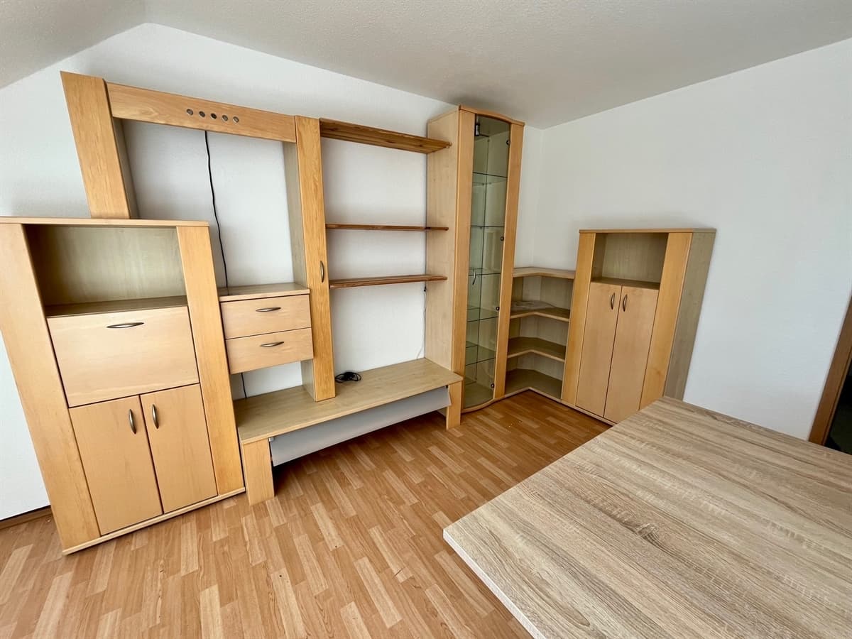 Gemütliche möblierte 2-Raum-Dachgeschosswohnung mit Rabatt im ersten Jahr - Ansicht 2